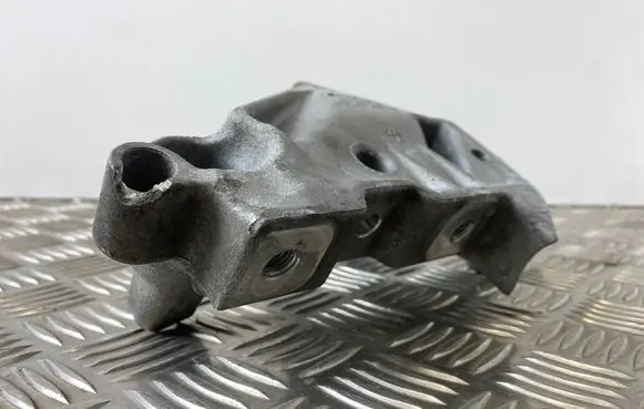 Audi A3 8Y Engine mounting bracket 05L199207