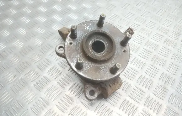 Hyundai Trajet Front wheel hub spindle knuckle