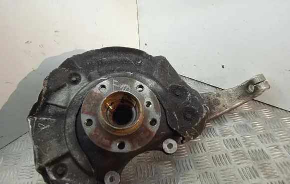 BMW 5 F10 F11 Front wheel hub