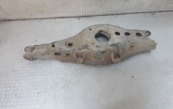 Toyota Avensis T270 Rear control arm