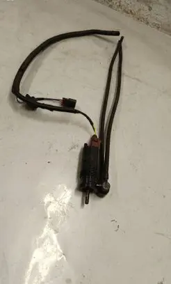 Land Rover Range Rover Sport L494 Windscreen/windshield washer pump 1048413003