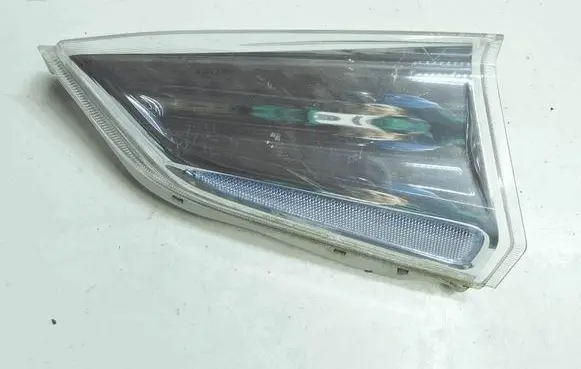 Nissan Leaf I (ZE0) Front indicator light 