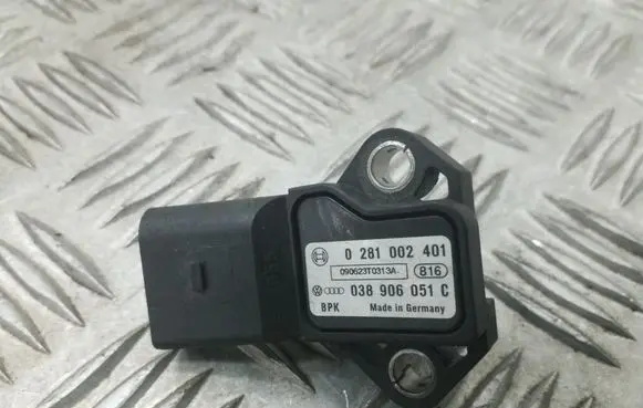 Volkswagen Golf VI Air pressure sensor 0281002401 038906051C