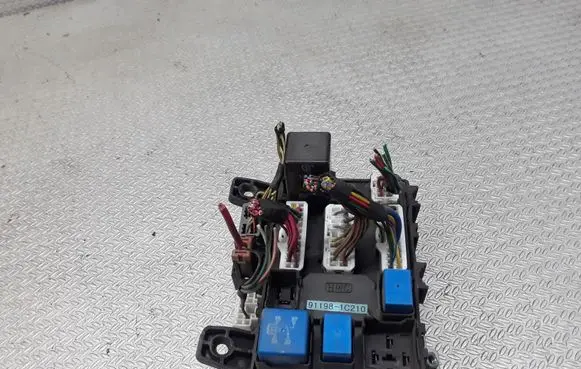 Hyundai Getz Fuse module 911981C210