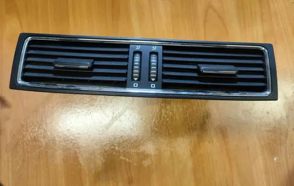 Skoda Superb B6 (3T) Dash center air vent grill 3T0820951A 1481148 TR12006