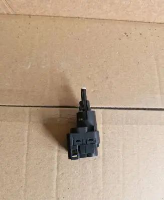 Volkswagen Fox Brake pedal sensor switch 6Q0945511