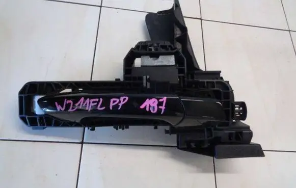 Mercedes-Benz C W204 Front door card panel trim A2047601634
