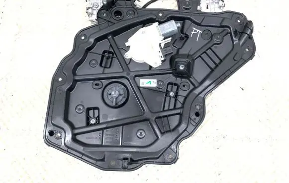 Tesla Model Y Rear door window regulator with motor 152680700B