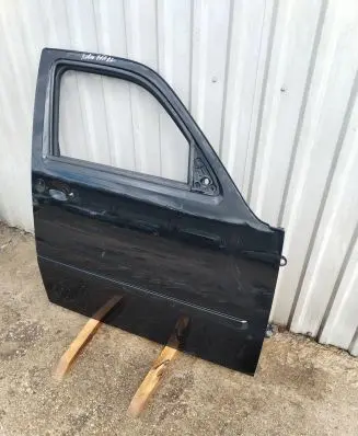 Dodge Nitro Front door