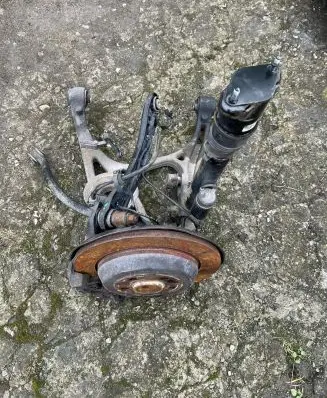 Mercedes-Benz R W251 Rear wheel hub spindle/knuckle 