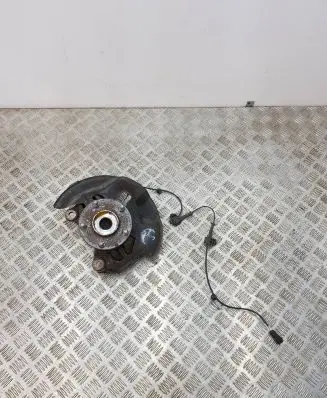 Mazda 6 Front wheel hub