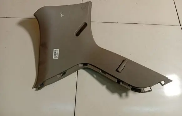 Toyota Yaris (D) pillar trim (bottom) 624720D160