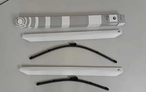 BMW X5 G05 Windshield/front glass wiper blade 9466377