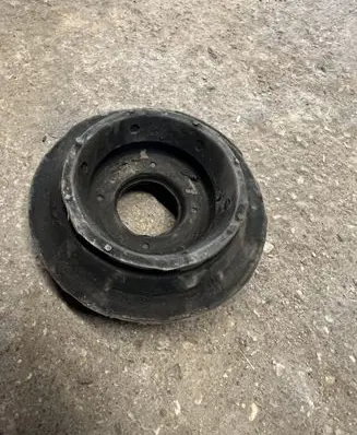Renault Kangoo I Front coil spring rubber mount 7700829529