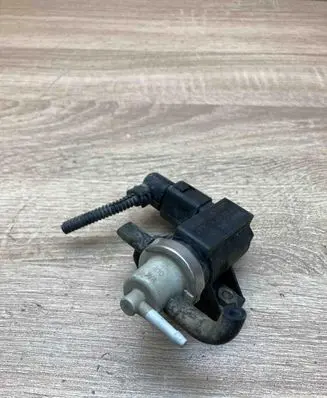 Volkswagen Golf IV Turbo solenoid valve 1J0906627A 72290325