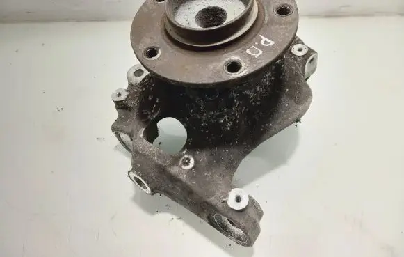 BMW 5 E60 E61 Front wheel hub spindle knuckle 6760954