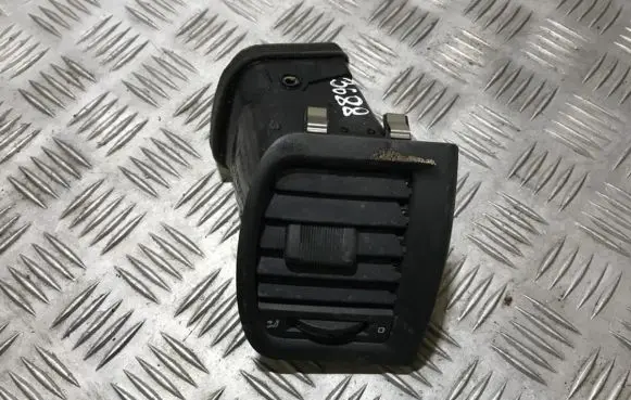 Skoda Fabia Mk2 (5J) Dash center air vent grill 5j0819702