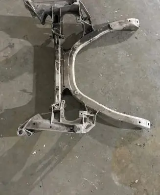 BMW 5 E60 E61 Front subframe 6759461 6759462 812KZS