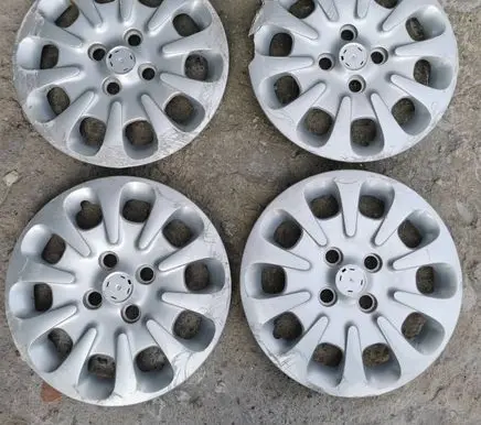 Nissan Micra R14 wheel hub/cap/trim 40315-BG00A