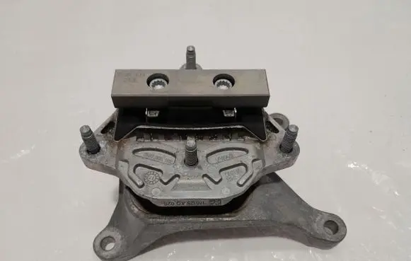 Audi Q5 SQ5 Gearbox mount 8W0399156