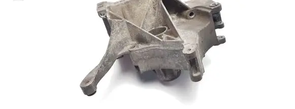 Volkswagen PASSAT B5 Generator/alternator bracket 028903143AF