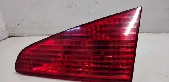 Tailgate rear/tail lights