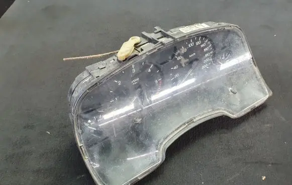 Opel Zafira A Speedometer (instrument cluster) EJ09228757 351184000 01321048