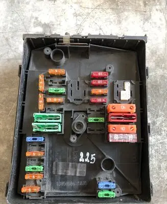 Volkswagen Golf V Fuse module 1K0937125A
