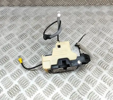 Volvo XC40 Rear door lock 32131410