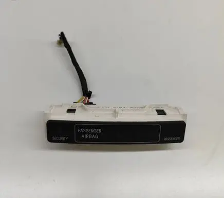 Passenger airbag on/off switch