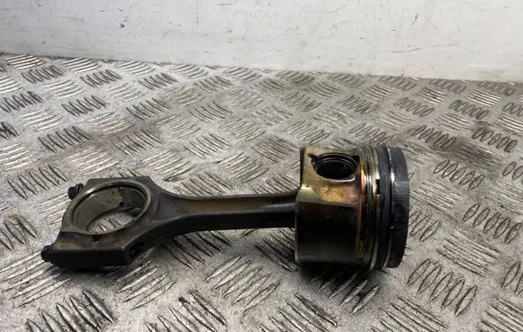 Mini Cooper Countryman R60 Piston with connecting rod 546