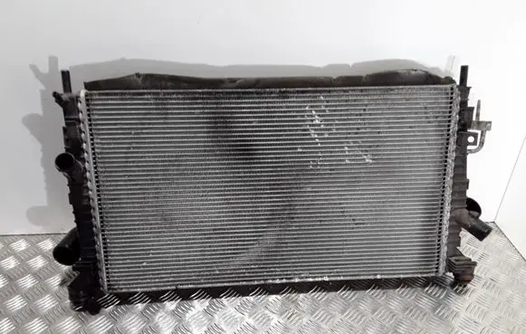 Ford C-MAX I Coolant radiator 3M5H8005TL