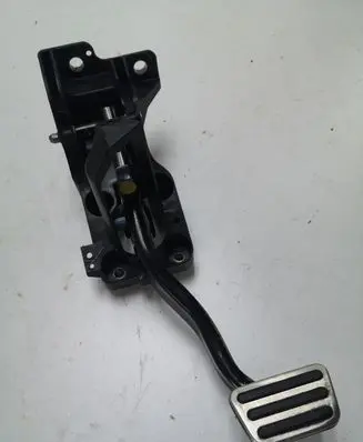 Ford Mustang VI Brake pedal FR3C2D094CD
