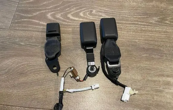 Nissan Qashqai Rear seatbelt buckle 89840R2000 89860R2000