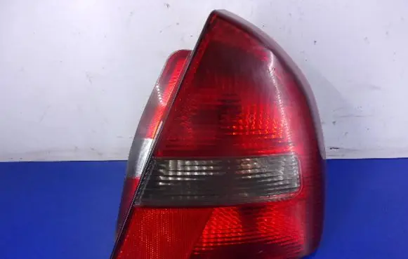 Mitsubishi Carisma Rear/tail lights
