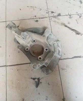 Volvo V70 Front wheel hub spindle knuckle