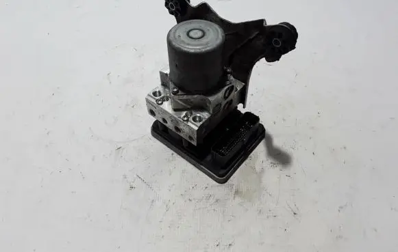 BMW 5 G30 G31 ABS Pump 6889210