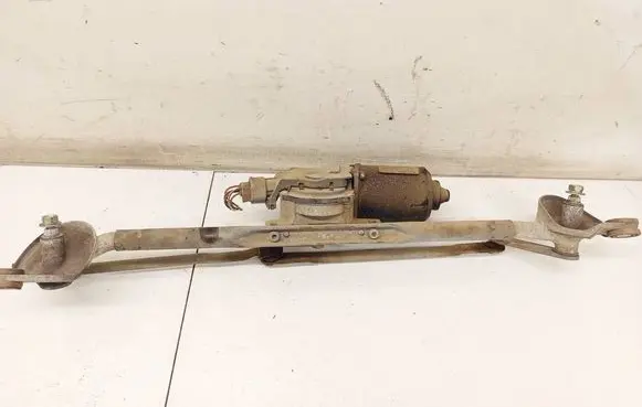 Toyota Avensis T250 Front wiper linkage and motor 
