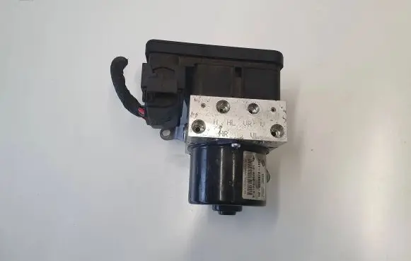 BMW 1 E82 E88 ABS Pump 6789301 28560064003 10096008453