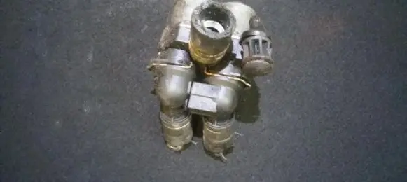 Coolant heater control valve