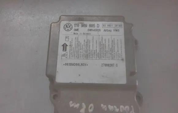Volkswagen Touran I Airbag control unit/module 1T0909605D 5WK43828 02H021S0100