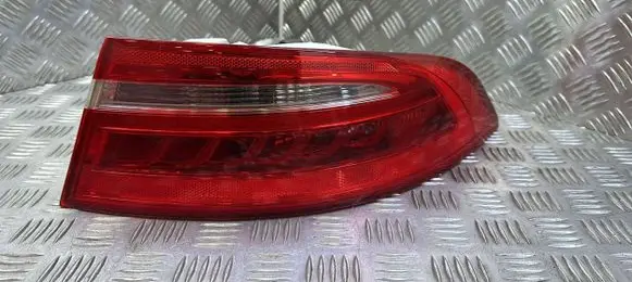 Jaguar XE Rear/tail lights 19733702