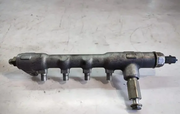 Opel Mokka Fuel main line pipe