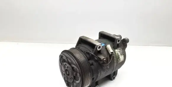 Volvo XC90 Air conditioning (A/C) compressor (pump) 8708581