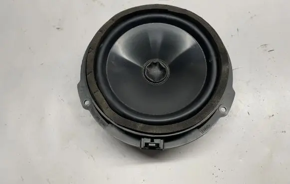Ford Mustang VI Rear door speaker GR3T18808