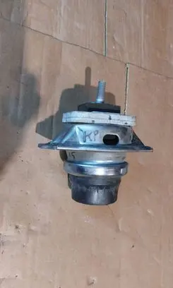 Land Rover Discovery 4 - LR4 Engine mount bracket AH226A003BA 4518082121