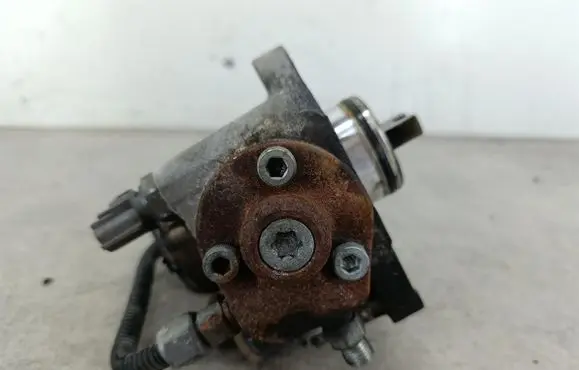 Mazda 6 Fuel injection high pressure pump R2AA138000