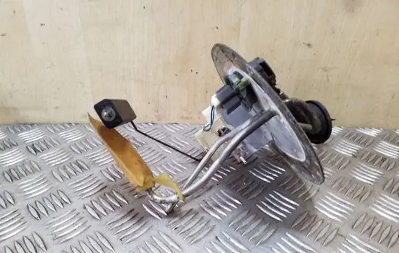 Toyota Avensis T220 Fuel level sensor 