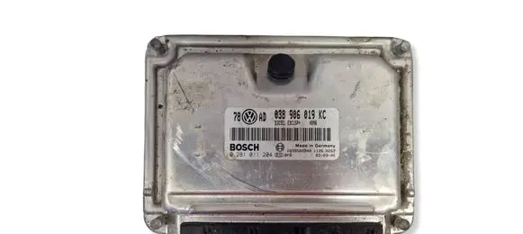Volkswagen PASSAT B5.5 Engine control unit/module 0281011204 038906019KC 1039S02040