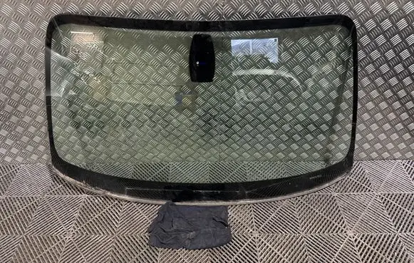 BMW 1 E82 E88 Front windscreen/windshield window 43R001531